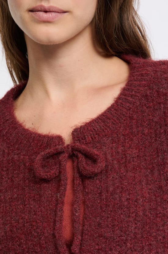 Gilet avec noeud;${refinementColor}