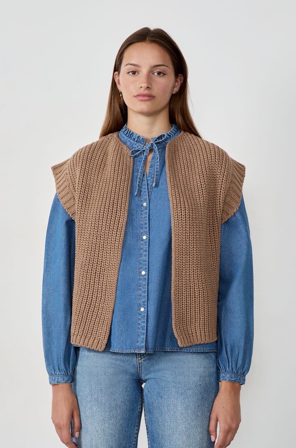 Sleeveless Cardigan;${refinementColor}