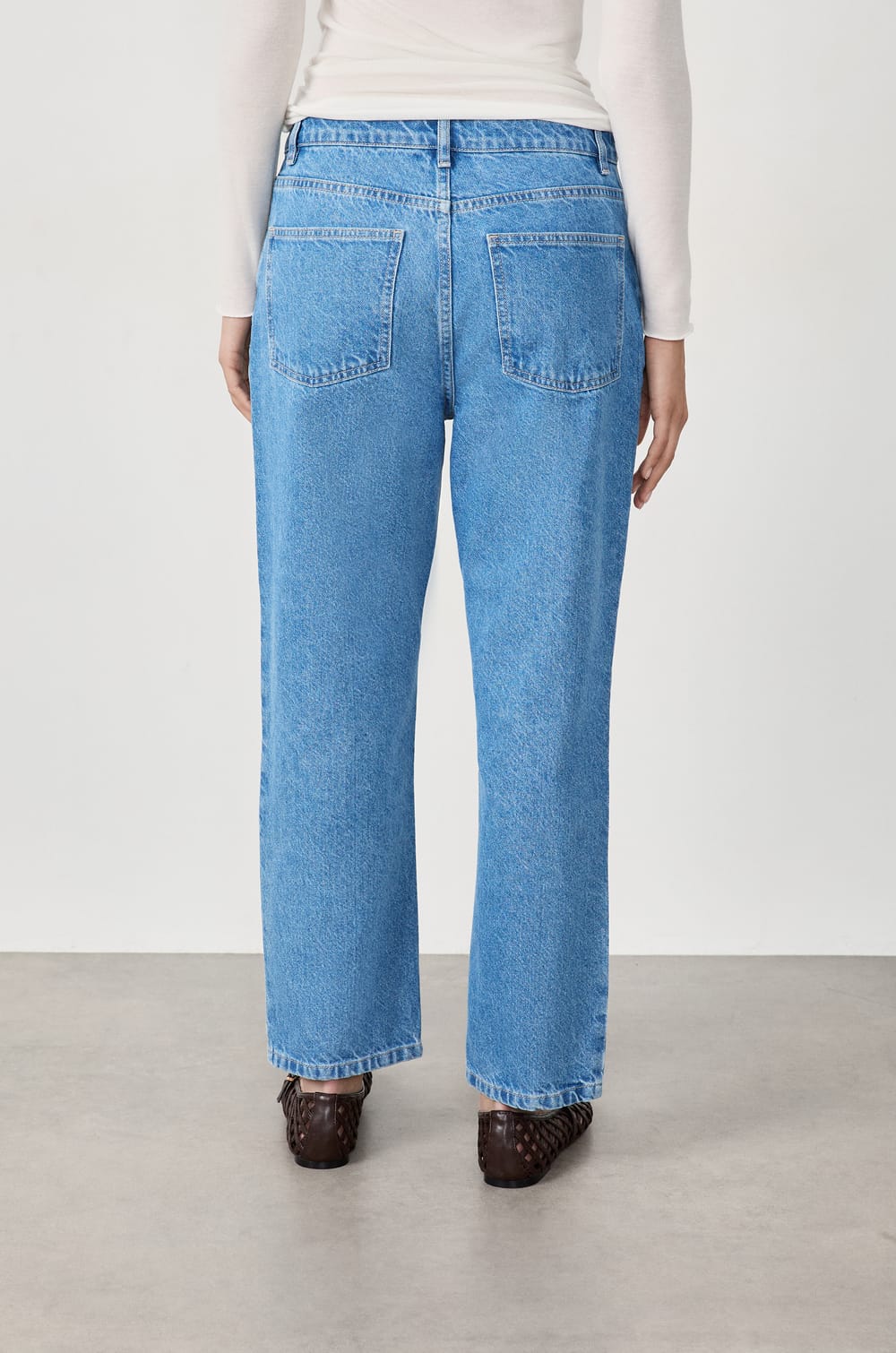 Jean droit;${refinementColor}