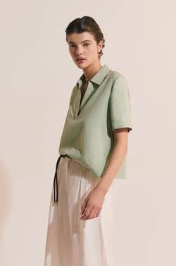 Blouse &agrave; manches courtes avec lin;${refinementColor}
