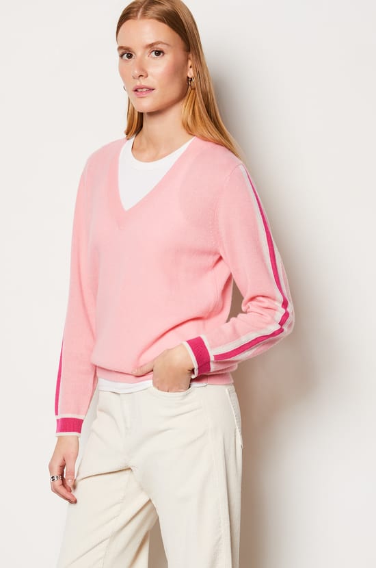 Pull col V cachemire patch;${refinementColor}