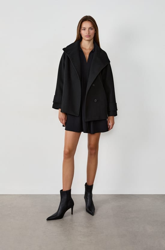 Mid-length coat with buttons;${refinementColor}