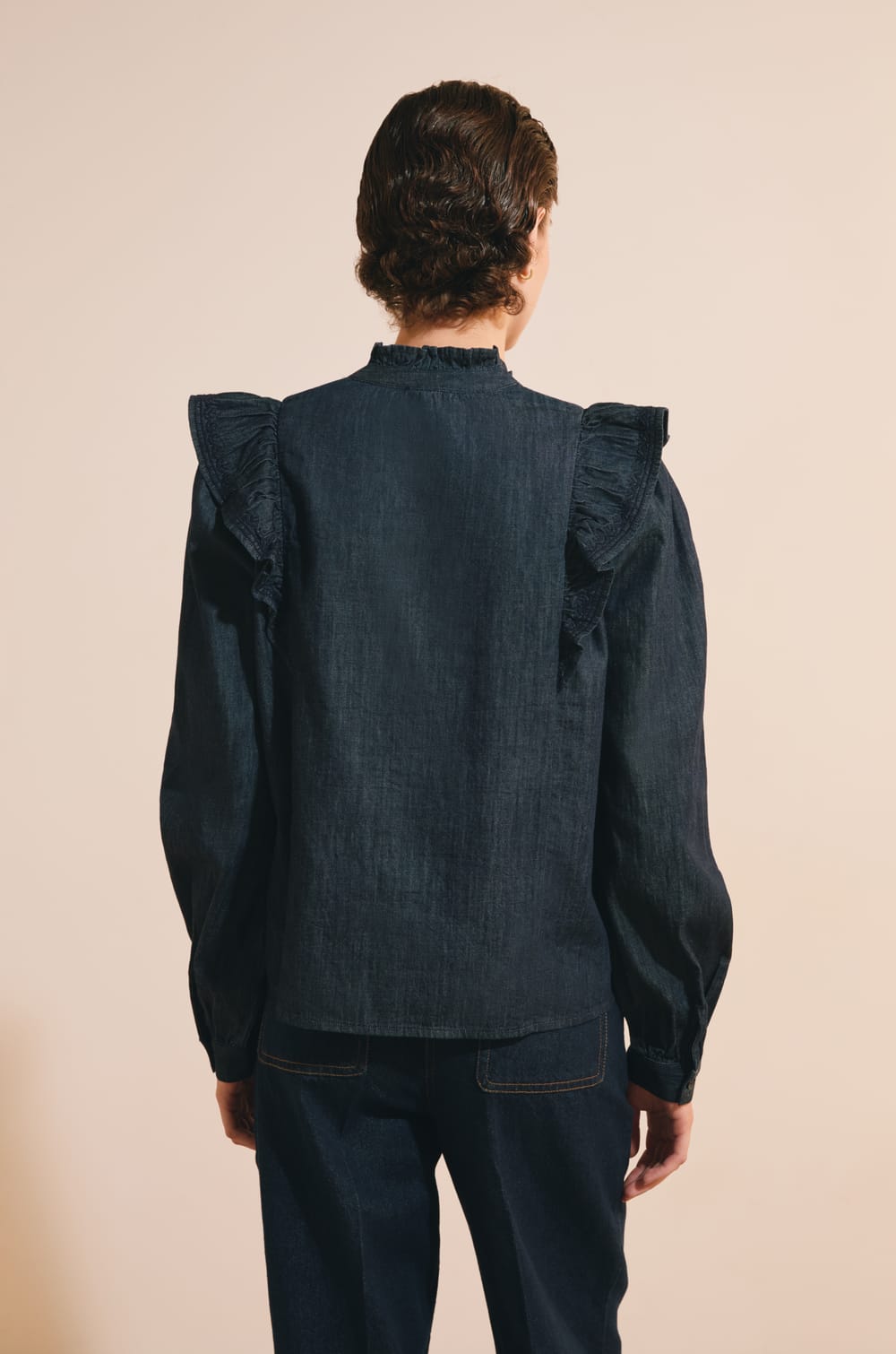 Blouse en jean &agrave; volants;${refinementColor}