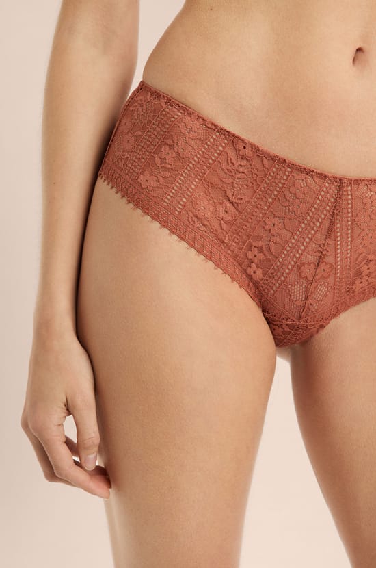 Lace Boyshort;${refinementColor}
