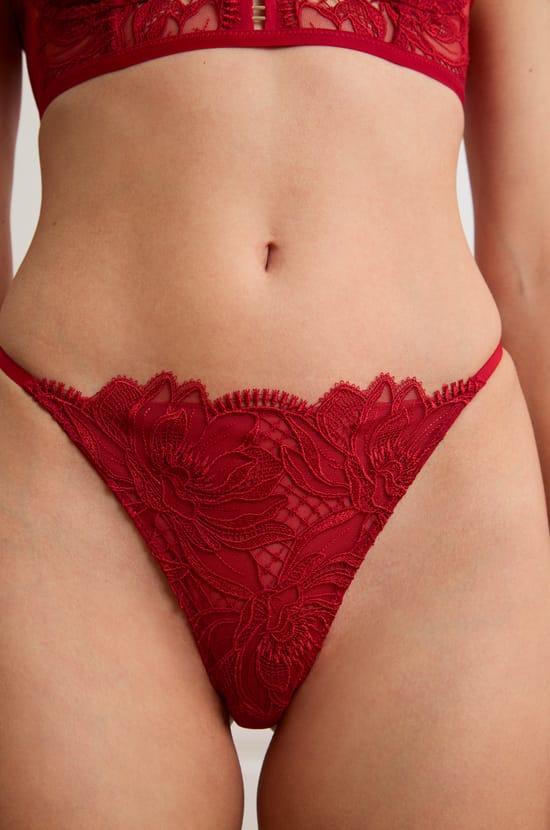 Tanga van guipure;${refinementColor}