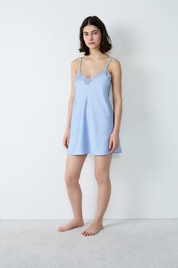 Short satin nightdress with lace details;${refinementColor}