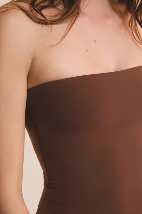 Top bustier en microfibre avec brassi&egrave;re int&eacute;gr&eacute;e;${refinementColor}