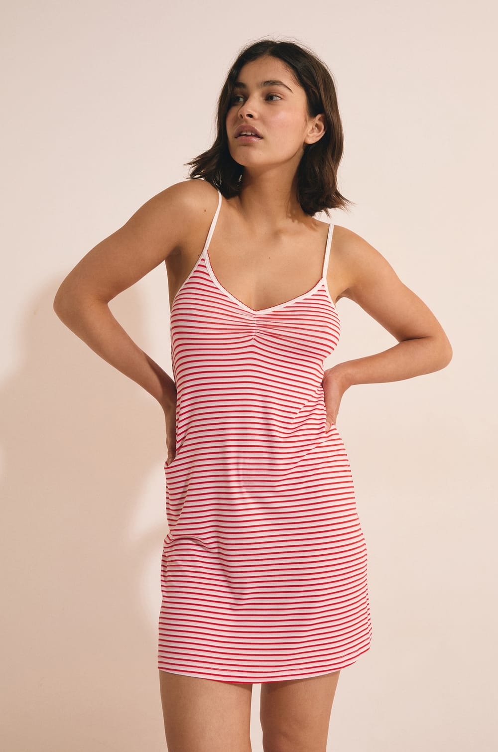 Nuisette courte &agrave; rayures;${refinementColor}