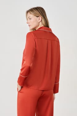 Chemise de pyjama satinée;${refinementColor}