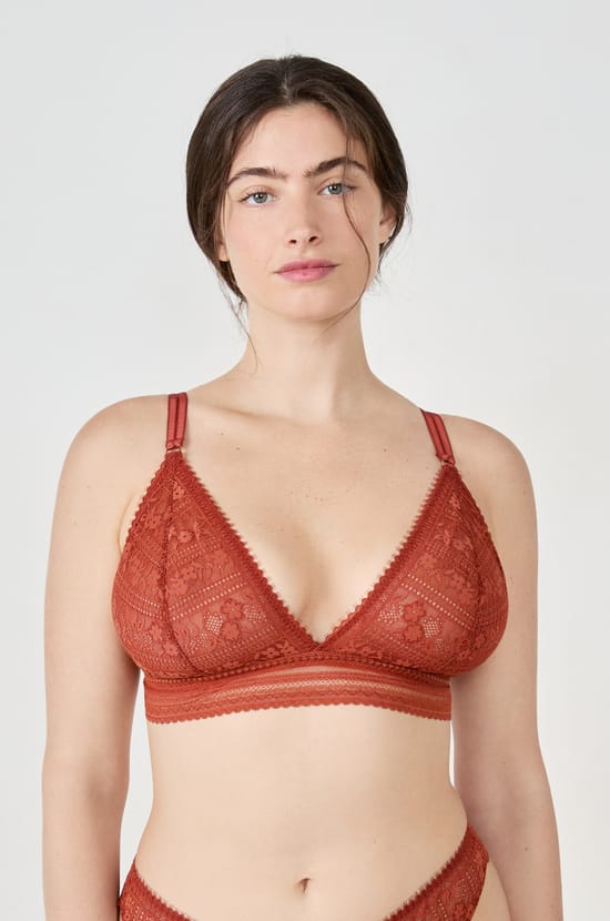 Wireless Lace Triangle Bra;${refinementColor}