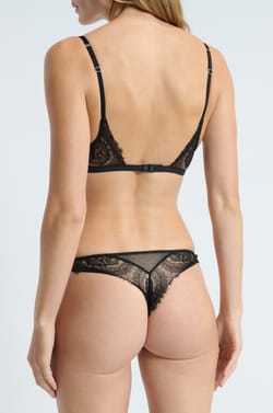 Tanga en dentelle;${refinementColor}