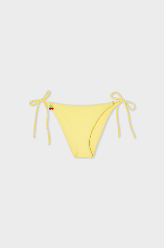 Braga de bikini satinada con lazada y charm;${refinementColor}