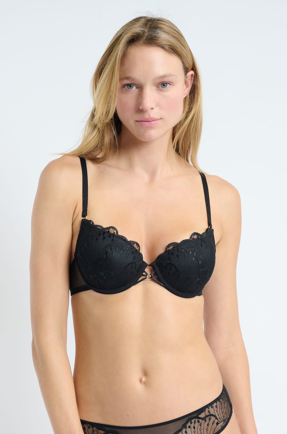 Soutien-gorge N.4 - Le coques fines en broderie;${refinementColor}