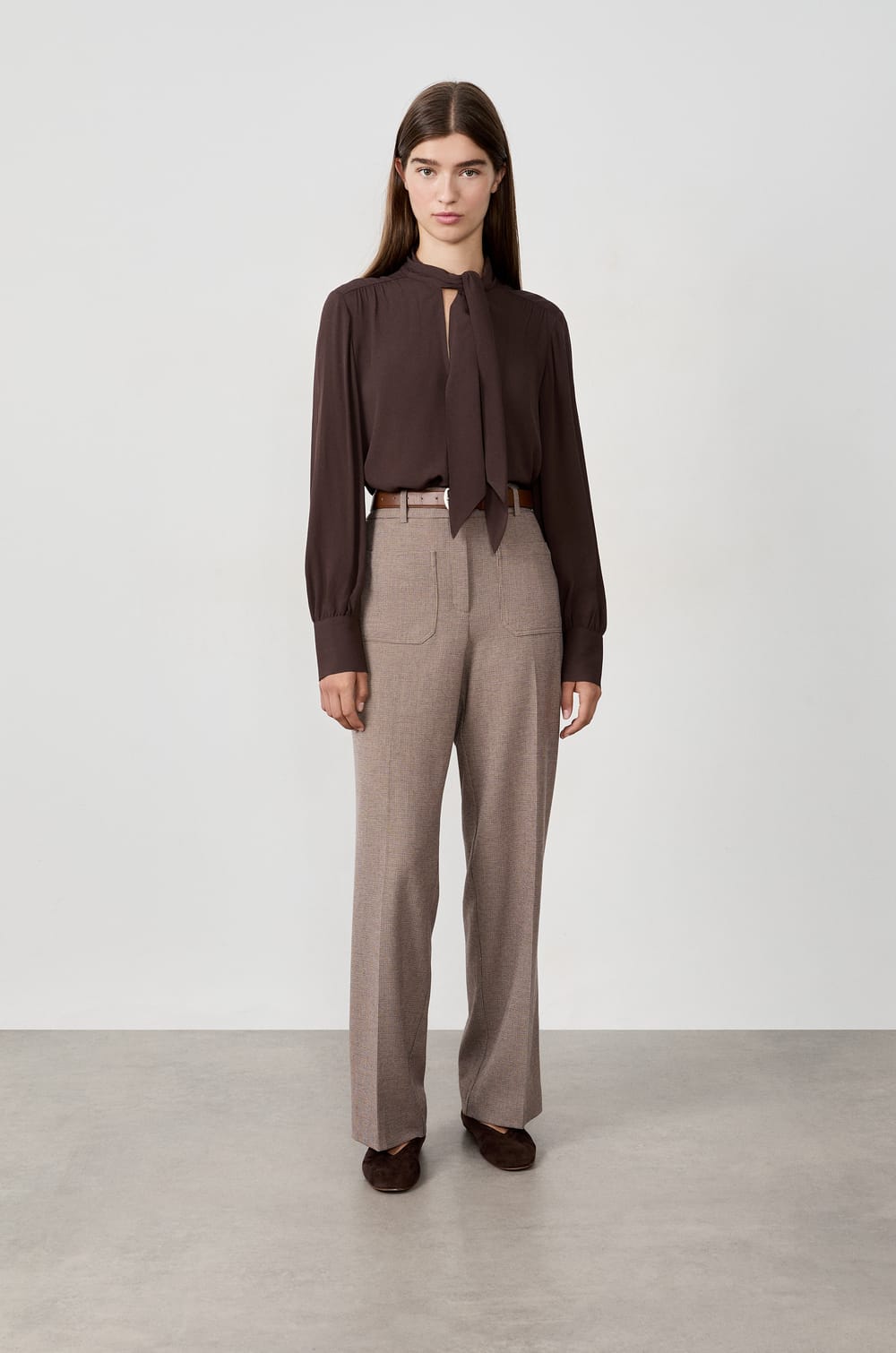 Blouse met strik aan de voorkant;${refinementColor}