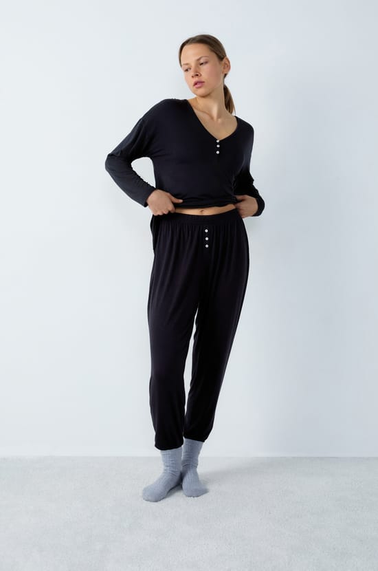   Pantalón de pijama liso;${refinementColor}