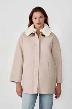 Mid-length coat with wool and faux fur collar;${refinementColor}