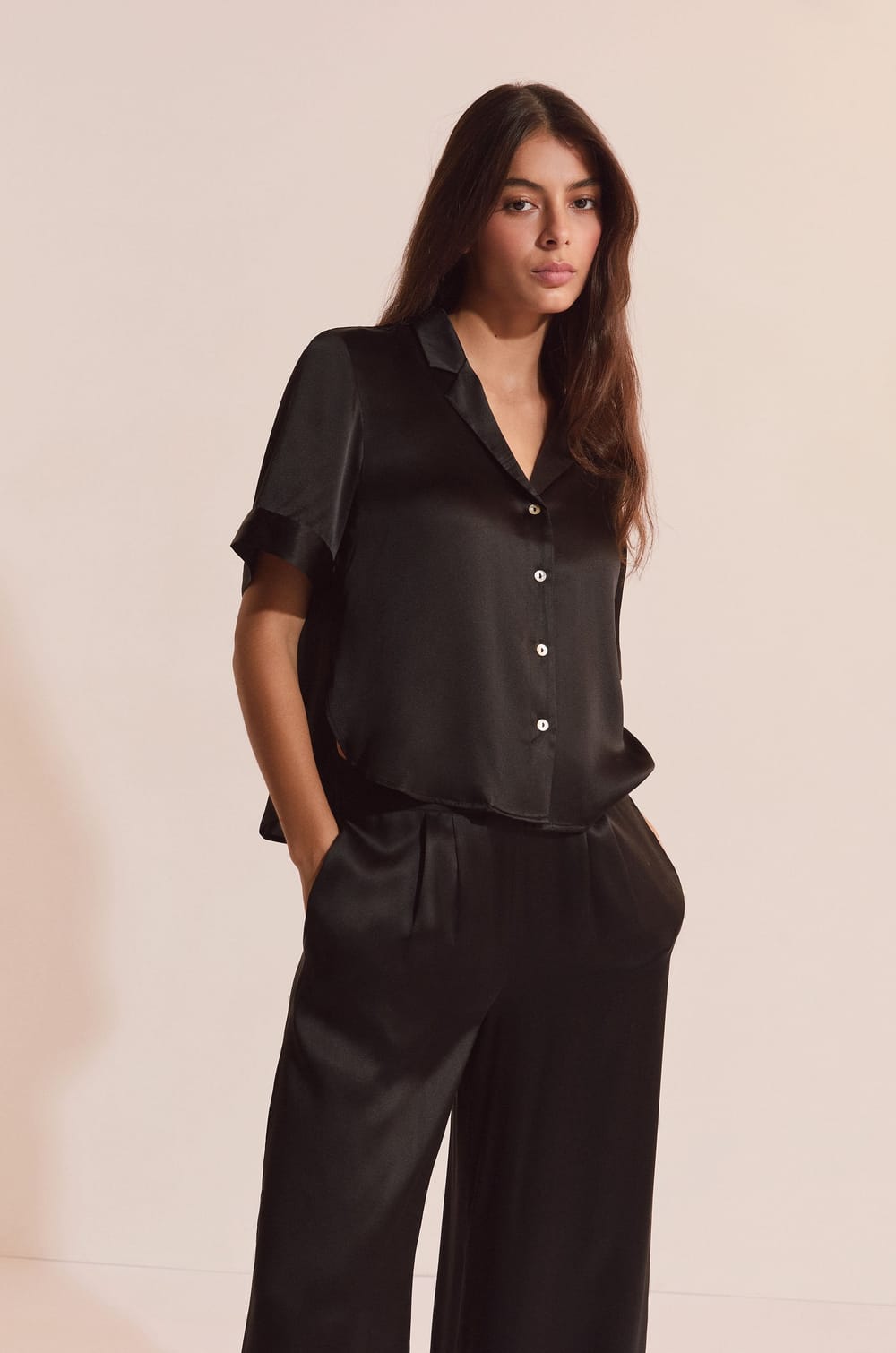 Short-sleeved silk pyjama shirt;${refinementColor}