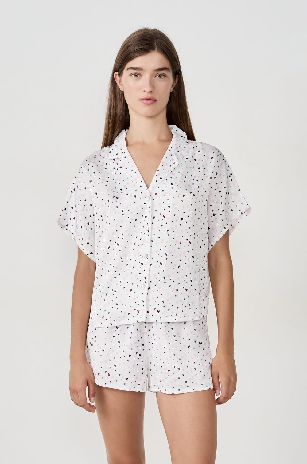 Chemise de pyjama en satin imprimé cœurs;${refinementColor}