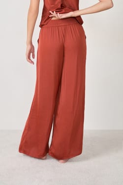 Satijnen pyjamabroek met wijde pijpen;${refinementColor}