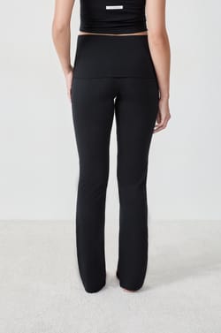  Pantalón de pijama acampanado;${refinementColor}