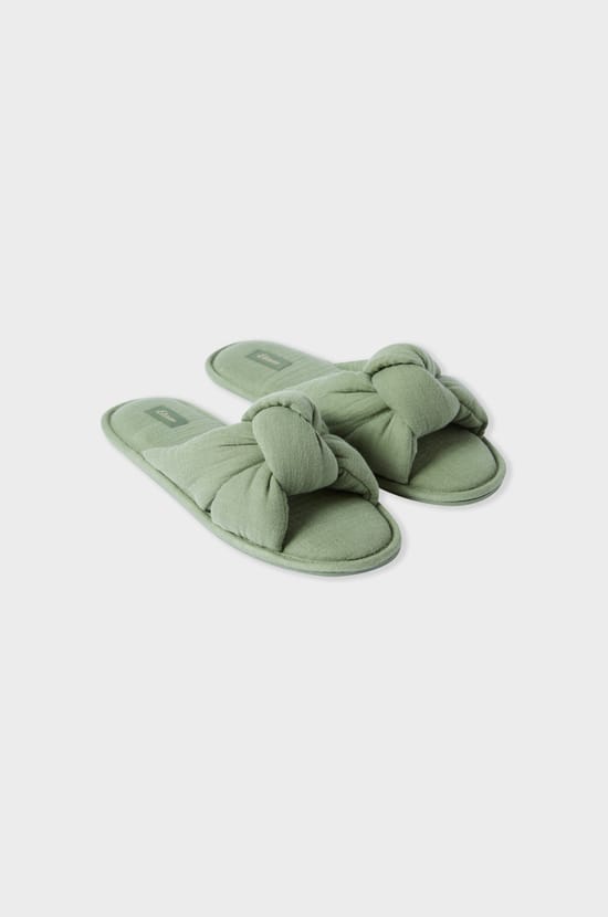 Chaussons tongs;${refinementColor}
