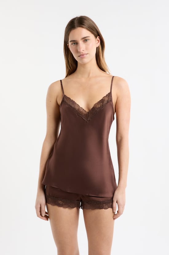 Caraco en soie détails dentelle;${refinementColor}