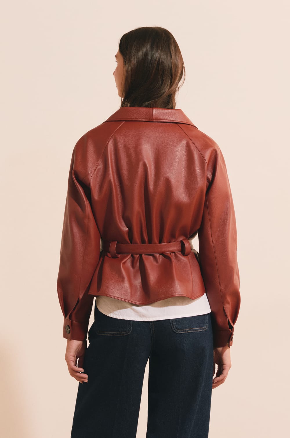 Veste courte en tissu enduit;${refinementColor}