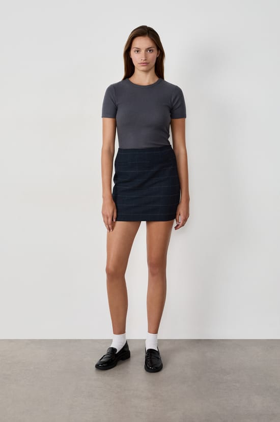 Short-sleeved round neck T-shirt;${refinementColor}