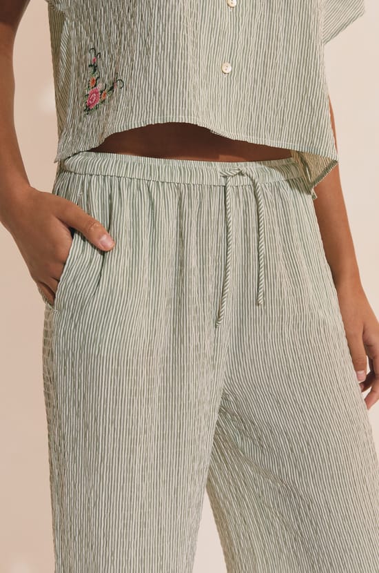 Pantacourt &agrave; rayures;${refinementColor}