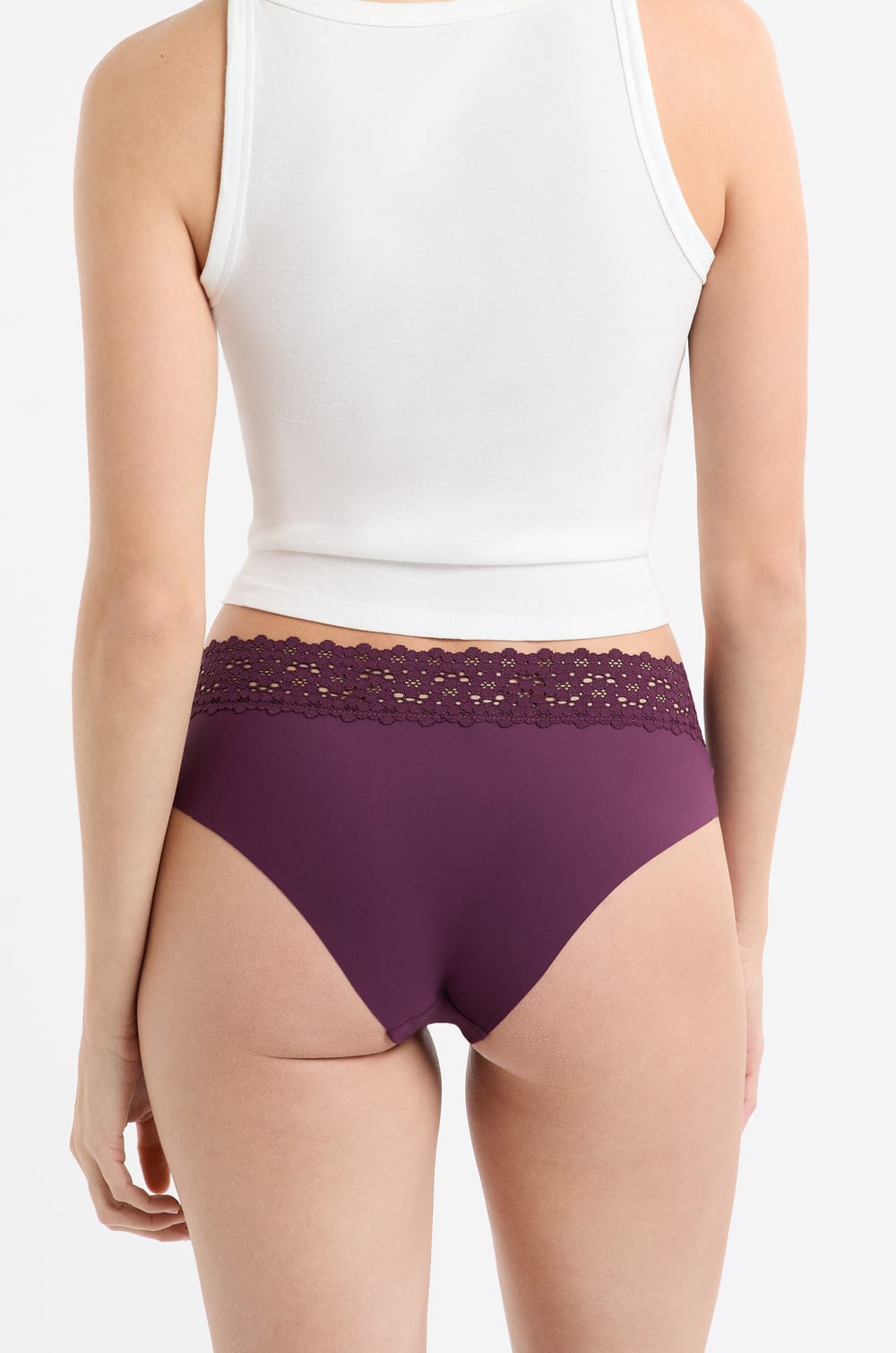 Hipster V-shape in Microfiber and Lace;${refinementColor}