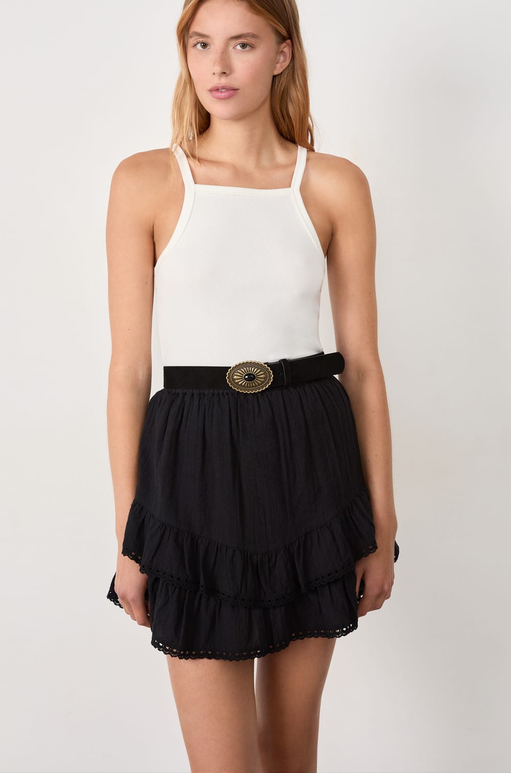 Leather belt;${refinementColor}