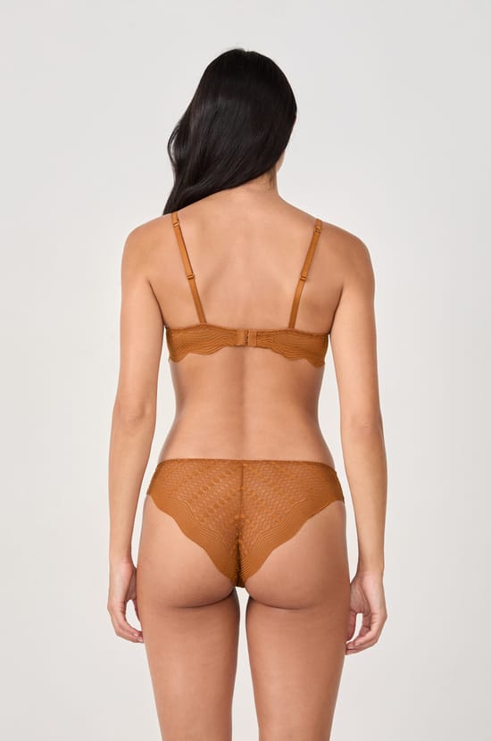 Bra n.4 - the lightly lined;${refinementColor}