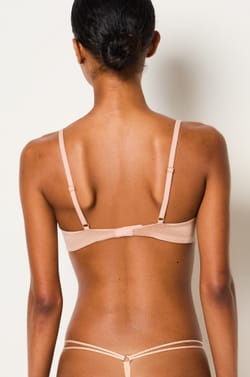 Biustonosz z jedwabiu i tiulu;${refinementColor}