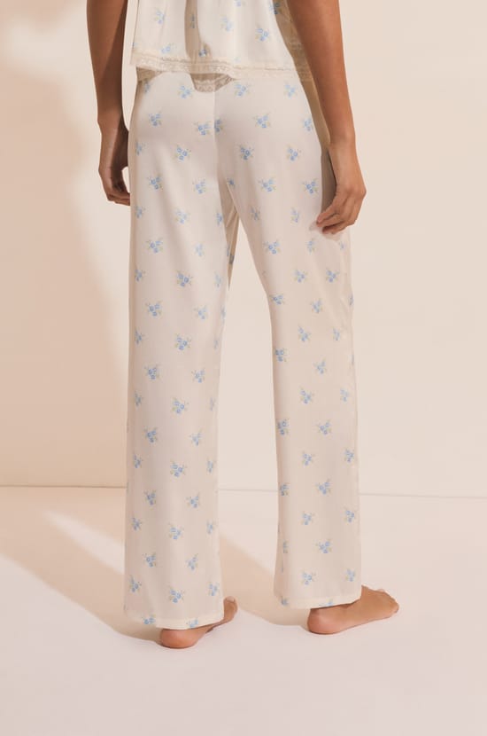 Pantalon de pyjama satin&eacute; &agrave; motifs fleuris;${refinementColor}
