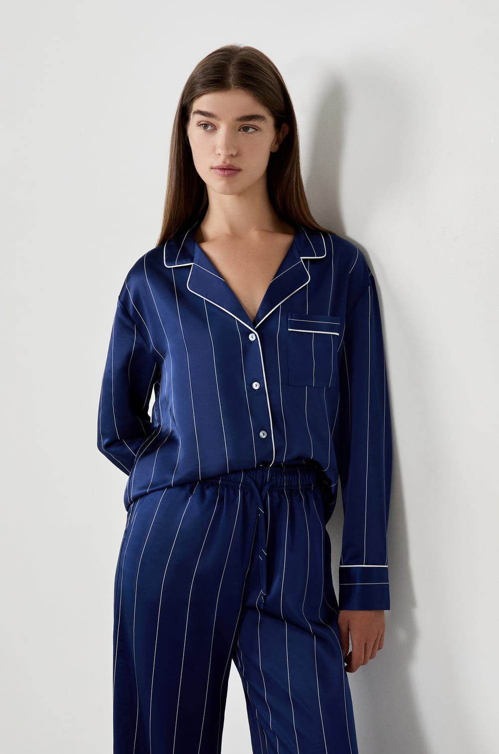 Chemise de pyjama en satin à rayures;${refinementColor}