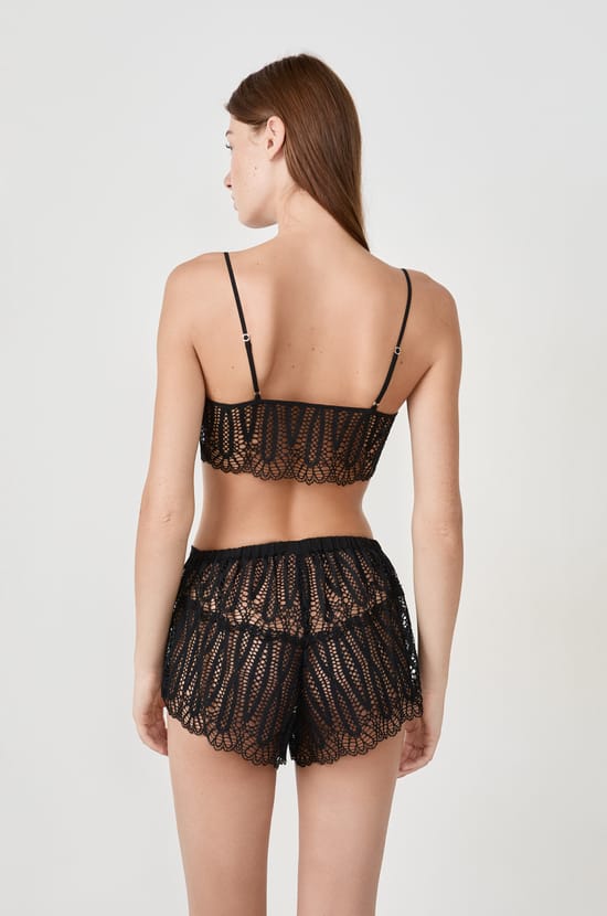 Caraco en dentelle;${refinementColor}