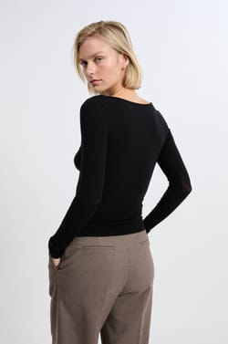 T-shirt col bateau avec laine;${refinementColor}