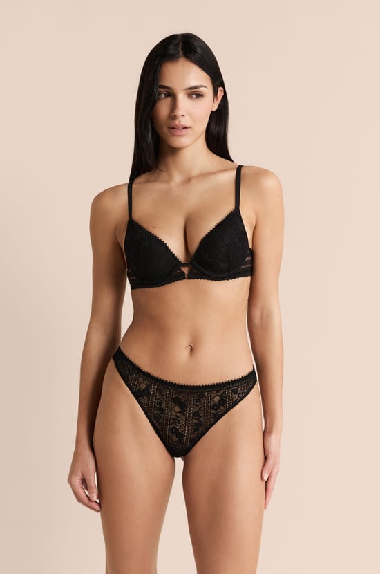 Tanga en dentelle;${refinementColor}