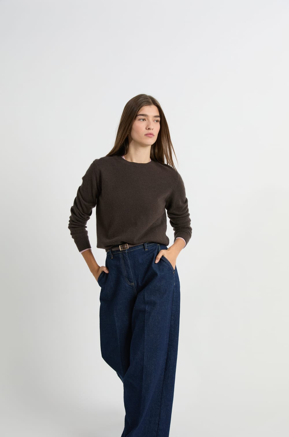 Round neck cashmere sweater;${refinementColor}