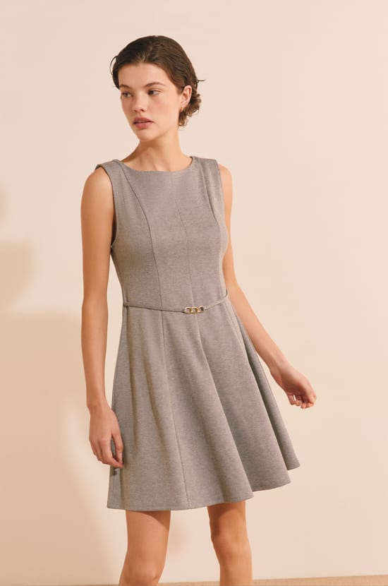 Robe courte avec d&eacute;tail dor&eacute; en coton;${refinementColor}
