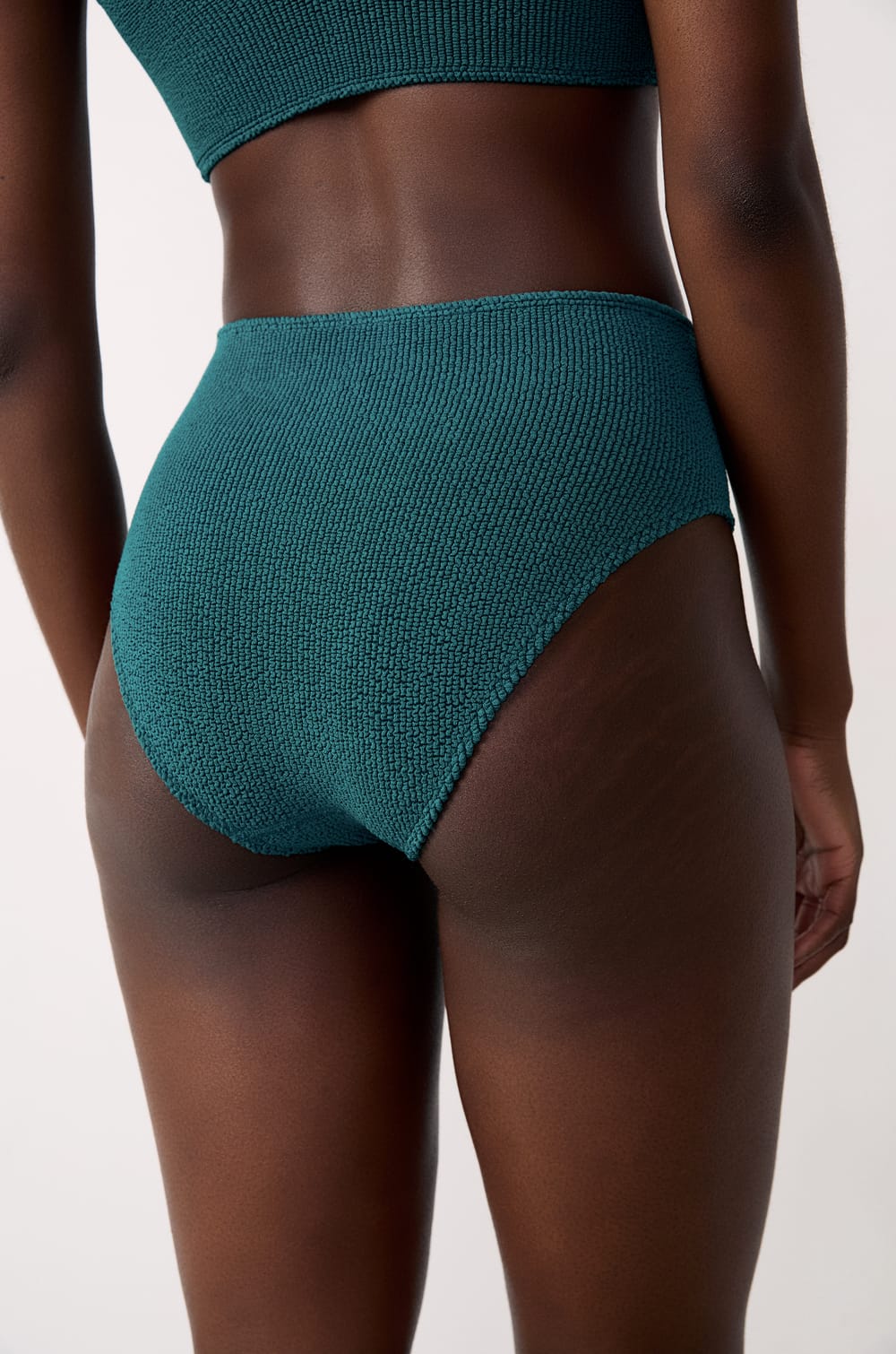 High-waisted bikini brief in stretchy material swimwear bottom;${refinementColor}