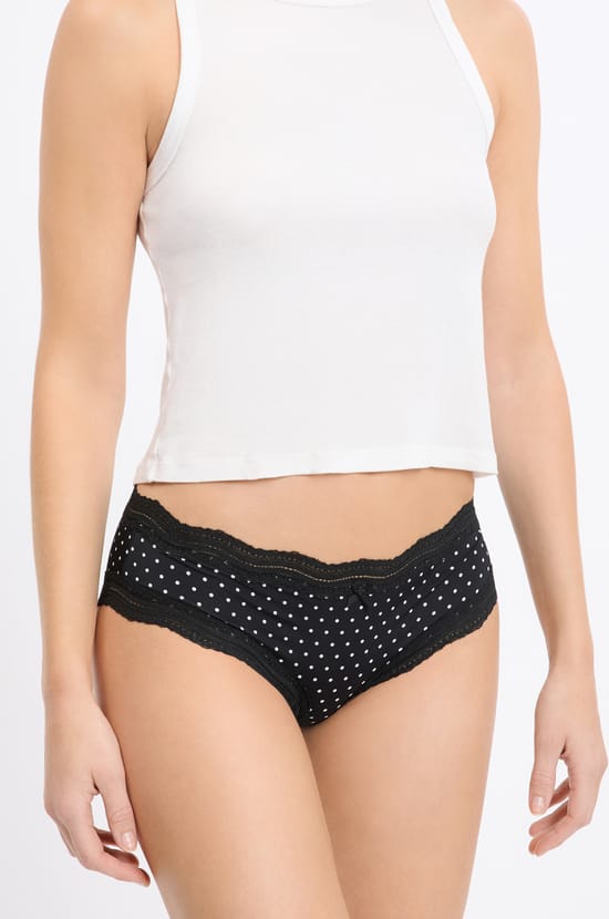 Shorty mit Spitzenr&auml;ndern aus Mikrofaser;${refinementColor}