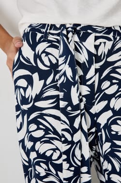 Printed fluid trousers;${refinementColor}