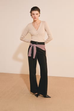 Pull manches longues &agrave; col V;${refinementColor}