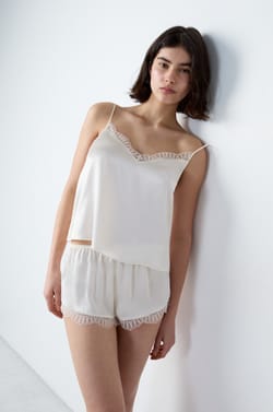 Top de seda con detalles de encaje;${refinementColor}