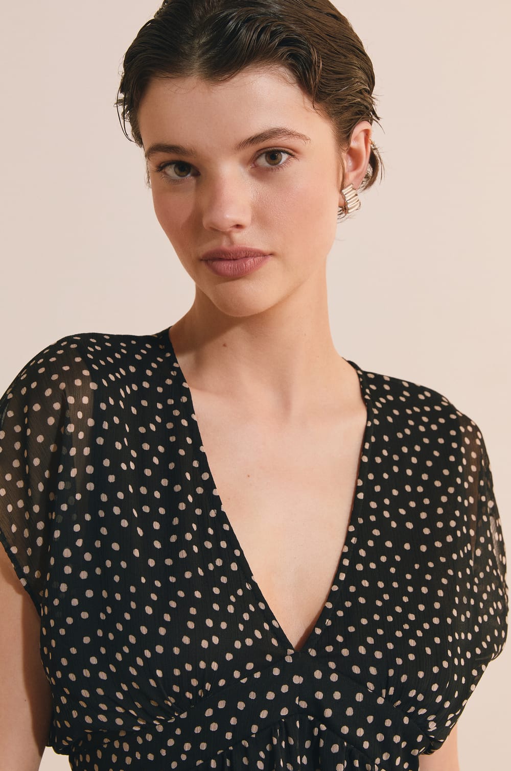 Robe courte fluide &agrave; motifs;${refinementColor}