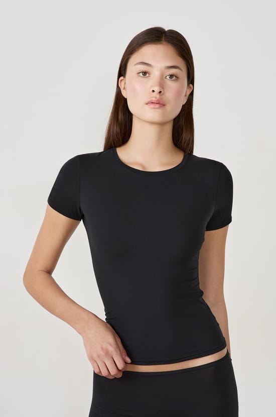 Short-sleeved microfiber T-shirt;${refinementColor}