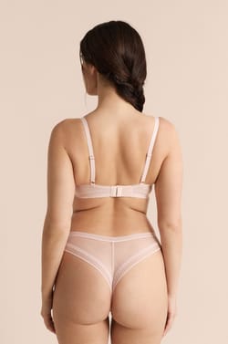 Soutien-gorge triangle sans armatures avec d&eacute;tails en dentelle;${refinementColor}