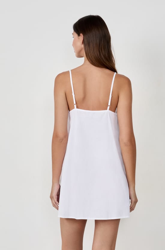 Short V-neck dress;${refinementColor}