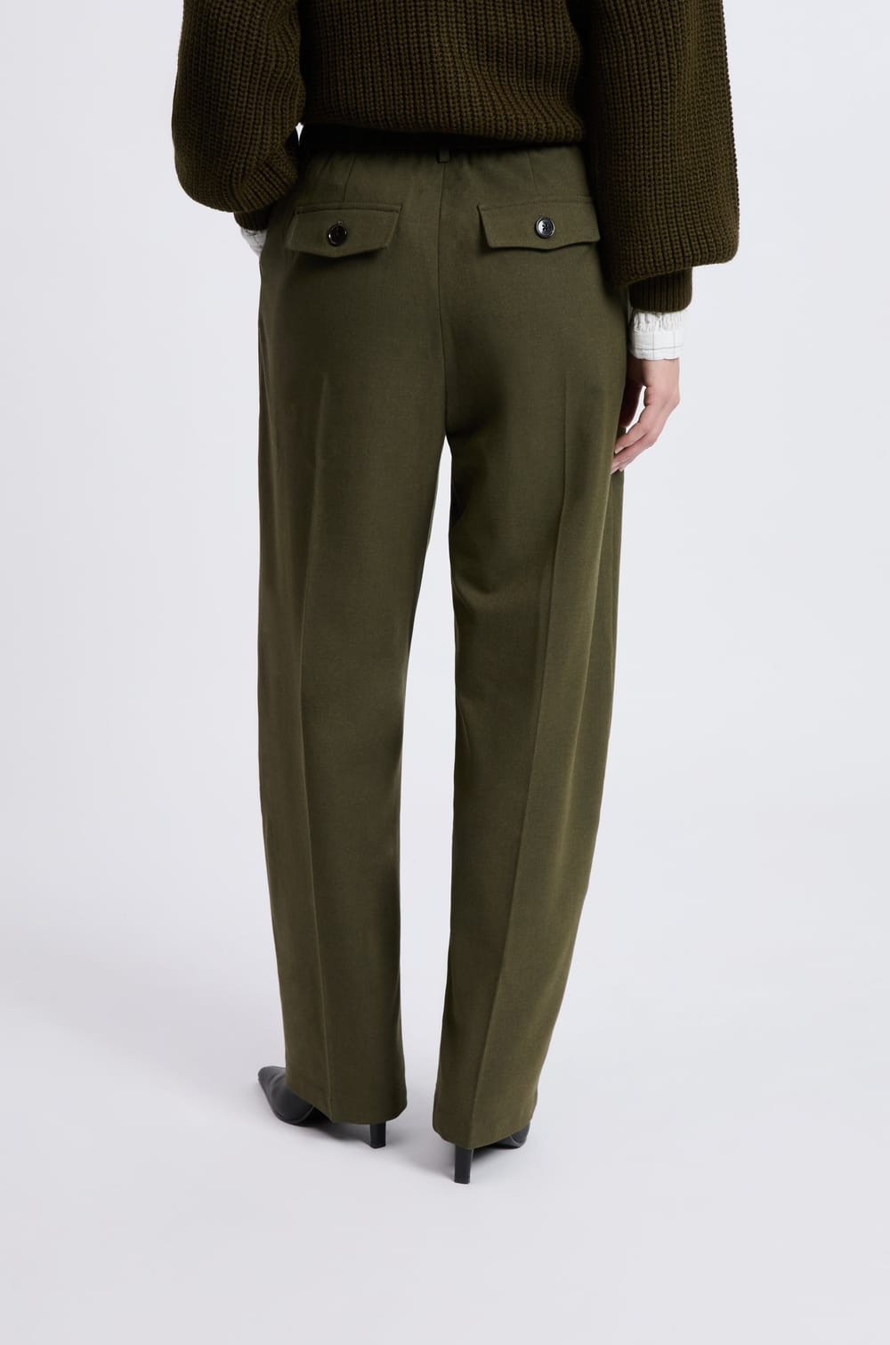 Pantalon large droit;${refinementColor}